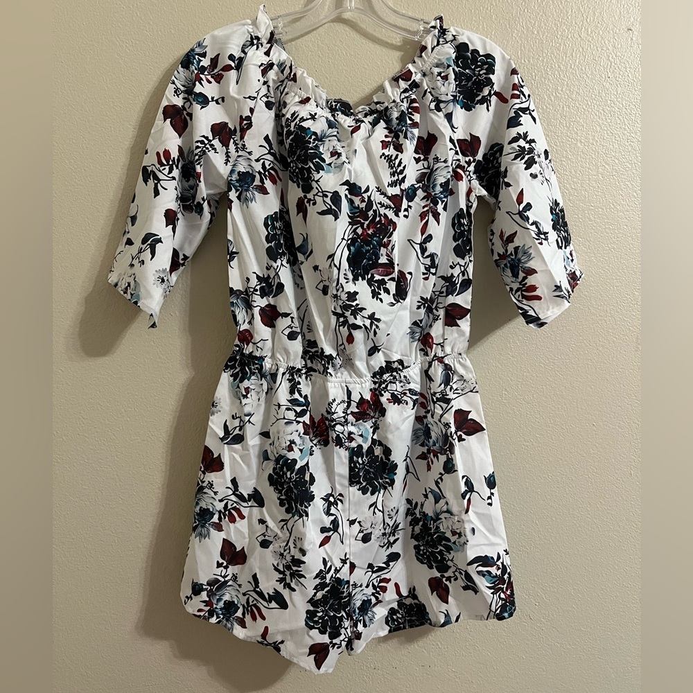 3/$15 *NWT* Bellelily White Floral Romper